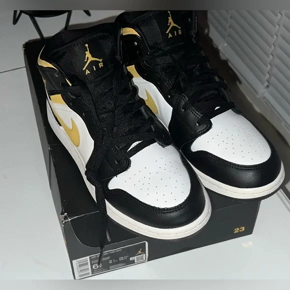 Nike Air Jordan 1 Mid White/Pollen-Black